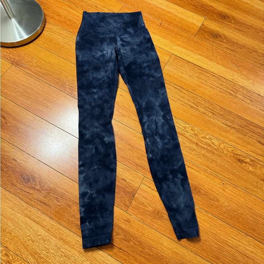 Women’s Lululemon Tie Dye Blue Leggings Size 2
